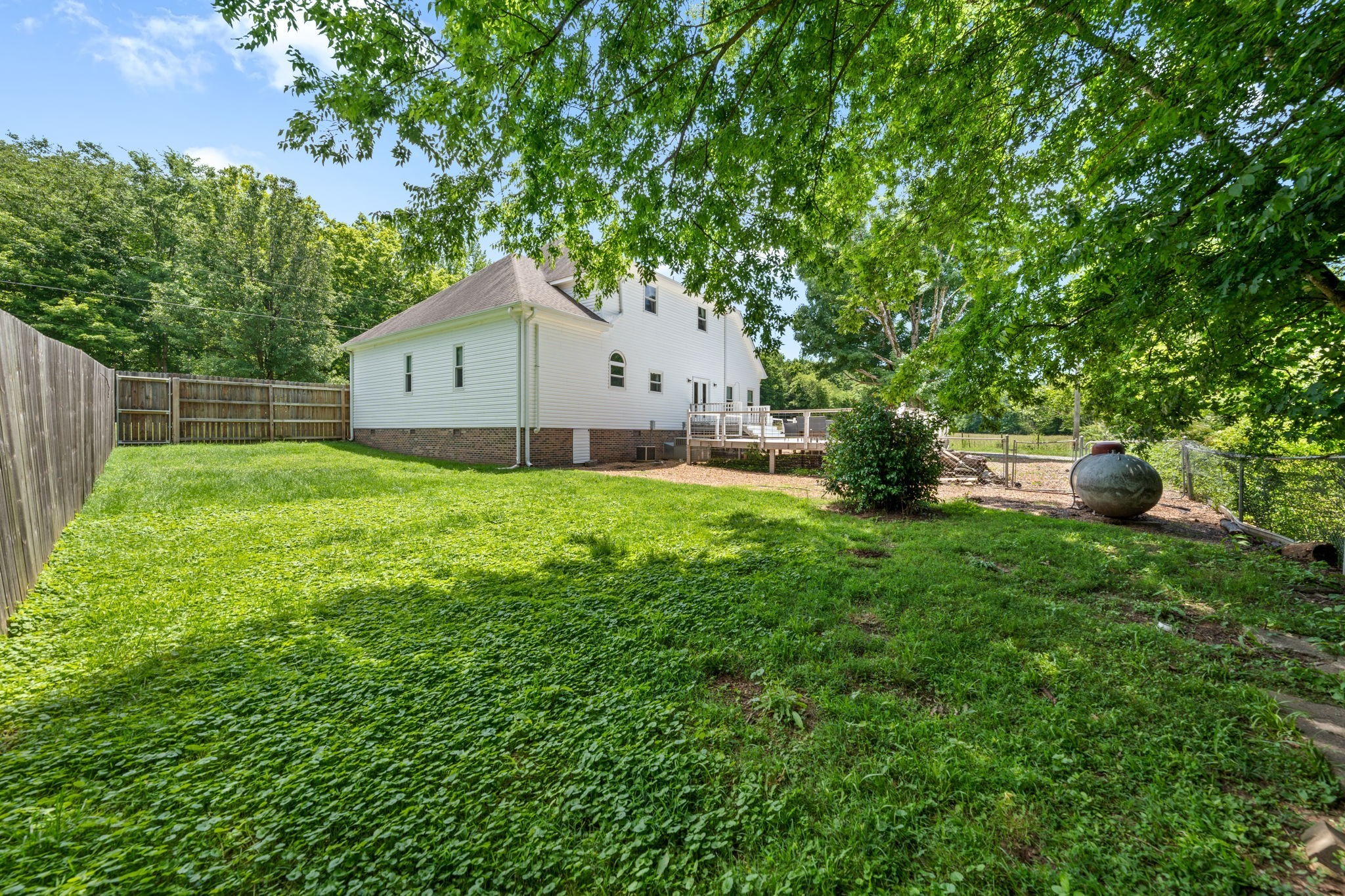 4178 Highway 49 Tennessee Ridge, TN 37178 - Photo 37 of 38 a house view with a garden space