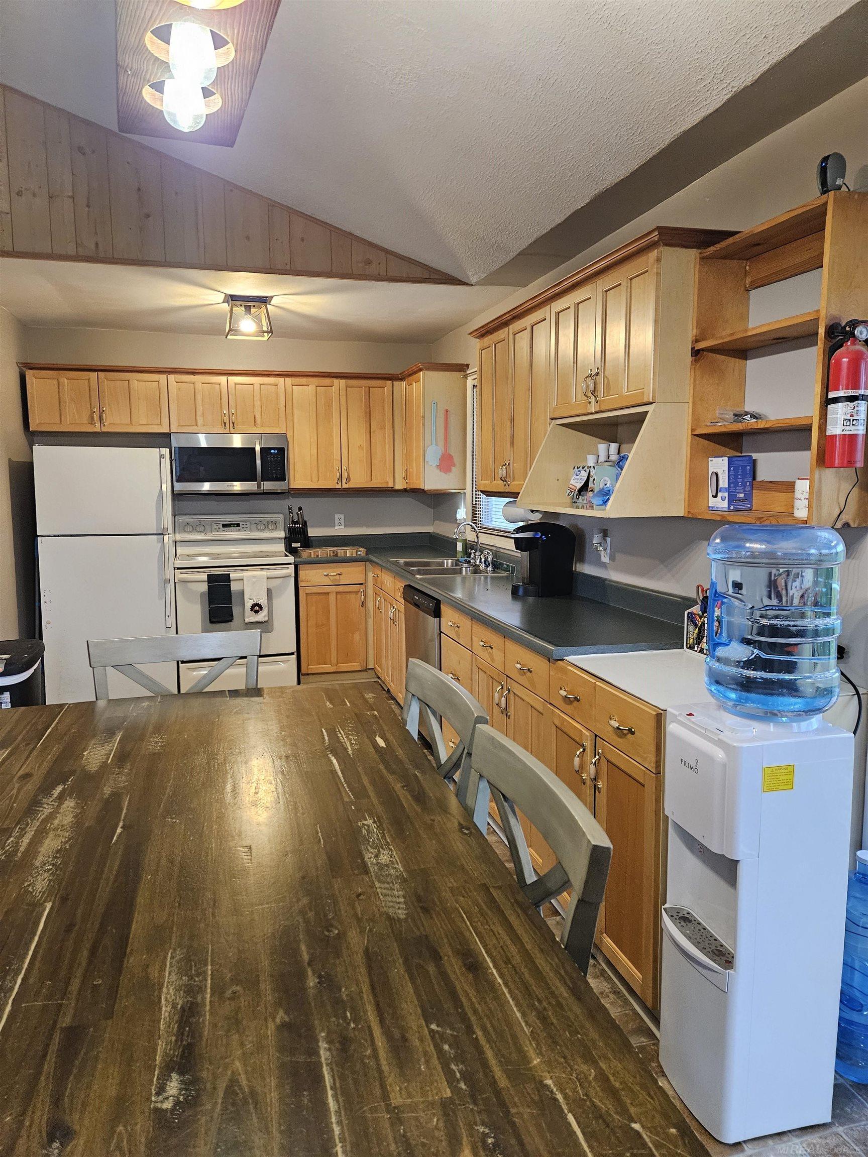 8078 Wildcat Road Croswell, MI 48422 - Photo 10 of 22 50127295-9.JPG