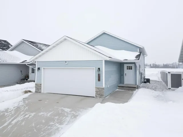 $314,900 | 6028 78th Avenue South, Horace, ND 58047