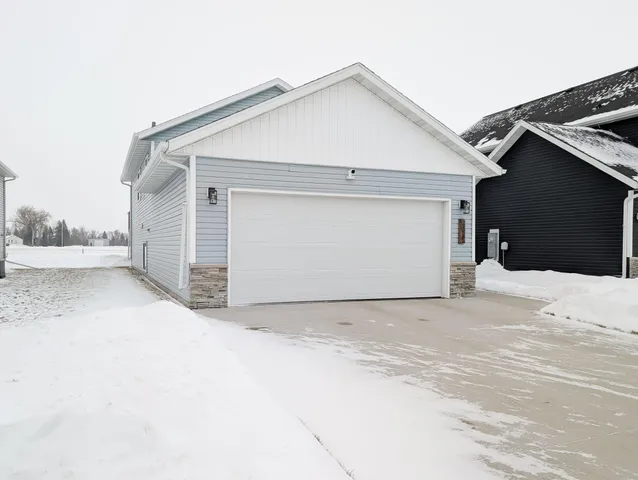 $312,900 | 6028 78th Avenue South, Horace, ND 58047