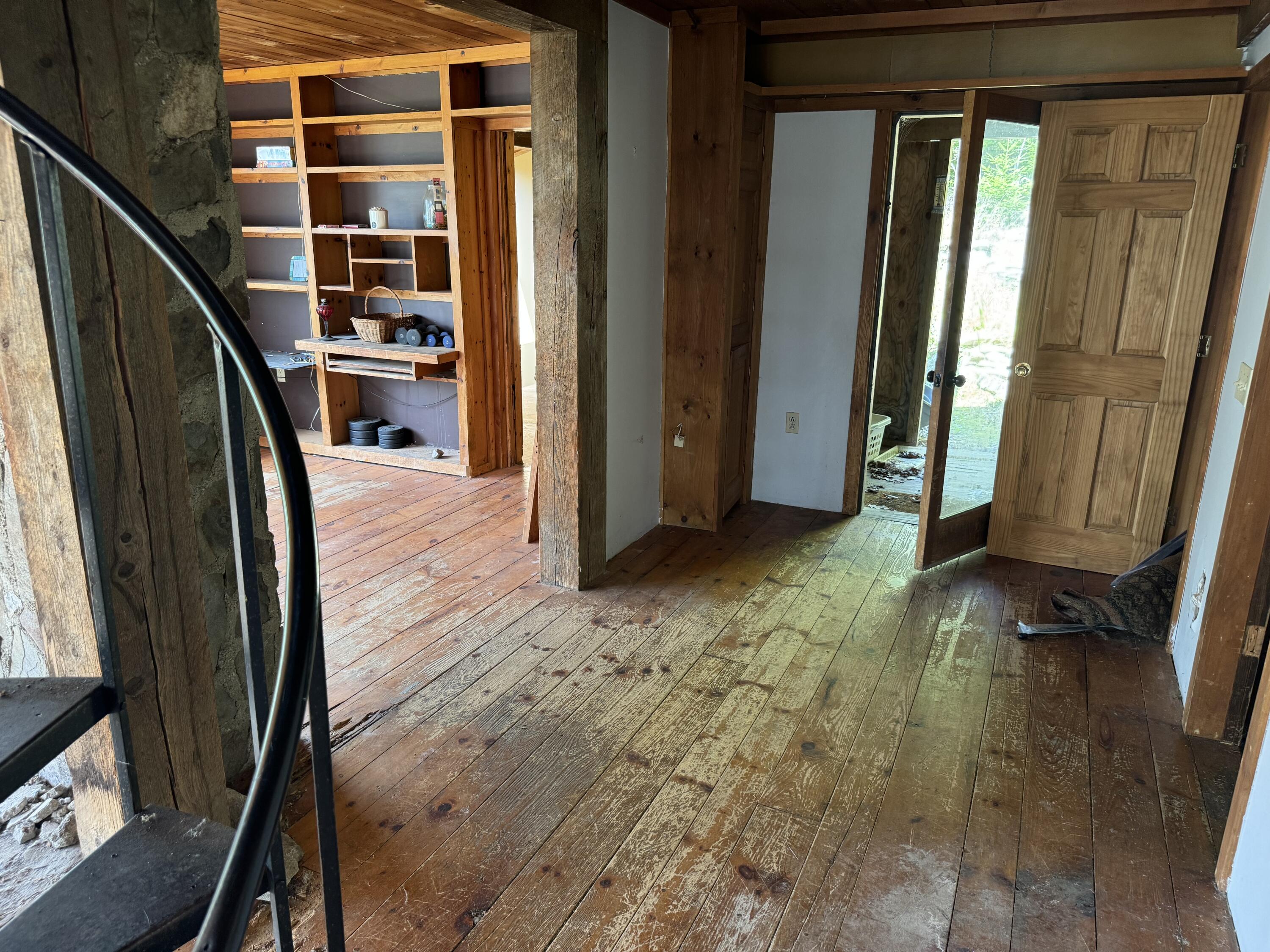 71 Williams Pond Road Bucksport, ME 04416 - Photo 20 of 33 Entryway to House