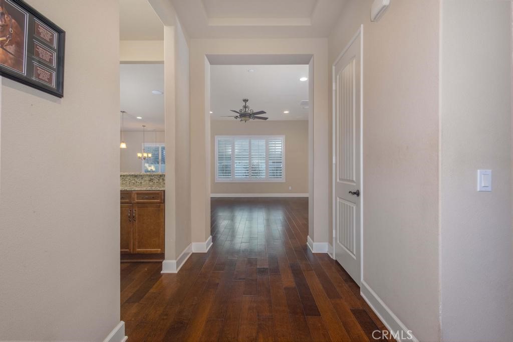 1647 Via Rojas Hemet, CA 92545 - Photo 3 of 29 wooden floor in a gallery