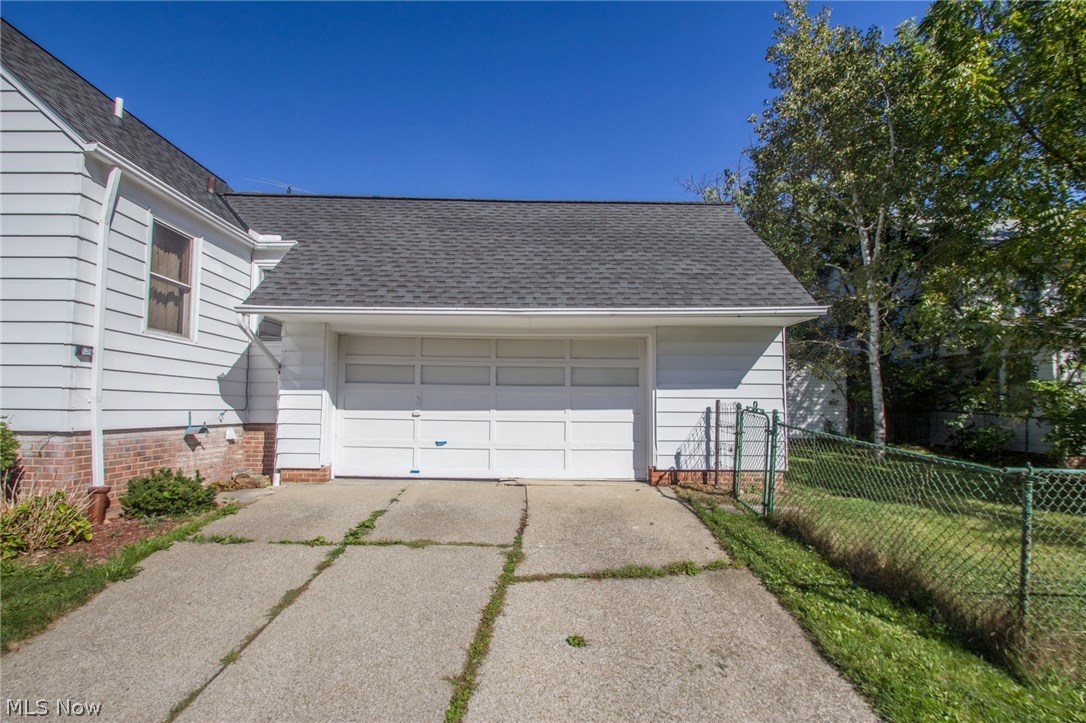 17702 Libby Road Maple Heights, OH 44137 - Photo 32 of 33