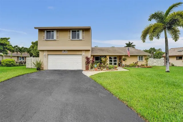 $825,000 | 14580 Fairfax Place, Davie, FL 33325