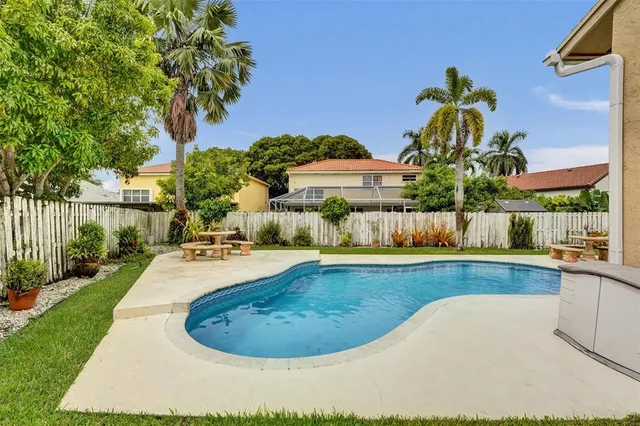 $825,000 | 14580 Fairfax Place, Davie, FL 33325