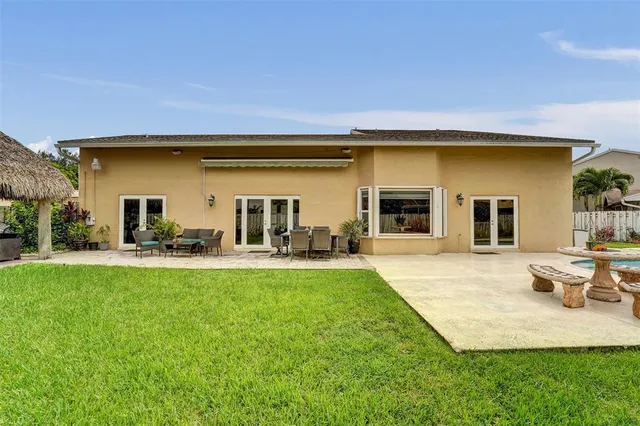 $825,000 | 14580 Fairfax Place, Davie, FL 33325
