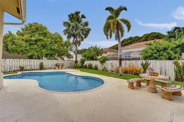$825,000 | 14580 Fairfax Place, Davie, FL 33325