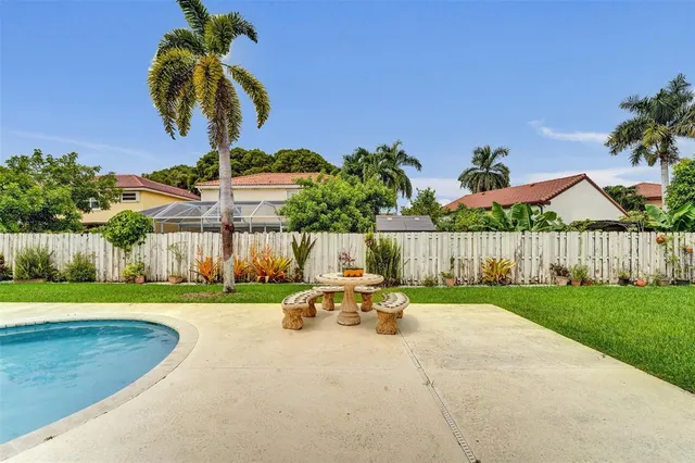 $825,000 | 14580 Fairfax Place, Davie, FL 33325