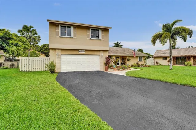 $825,000 | 14580 Fairfax Place, Davie, FL 33325