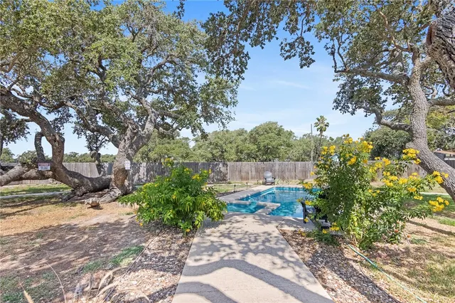 $695,000 | 1219 South Church Street, Rockport, TX 78382