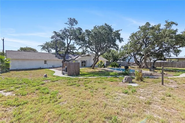 $695,000 | 1219 South Church Street, Rockport, TX 78382