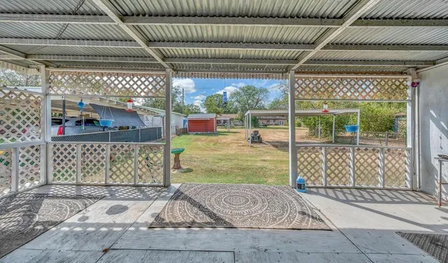 a view of outdoor space