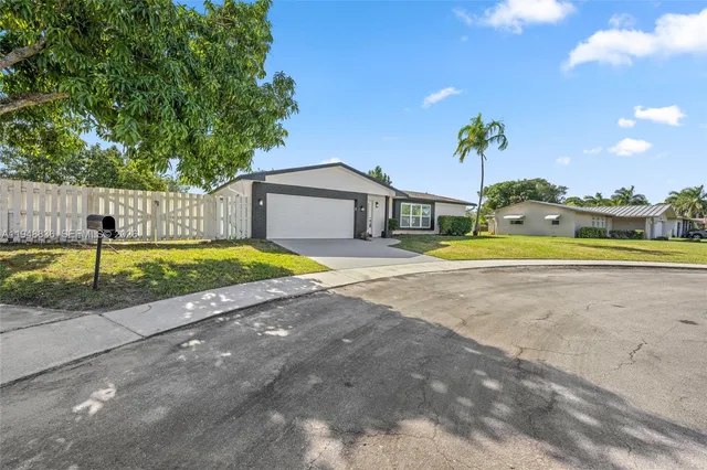 $4,400 | 1720 Southwest 13th Street, Boca Raton, FL 33486