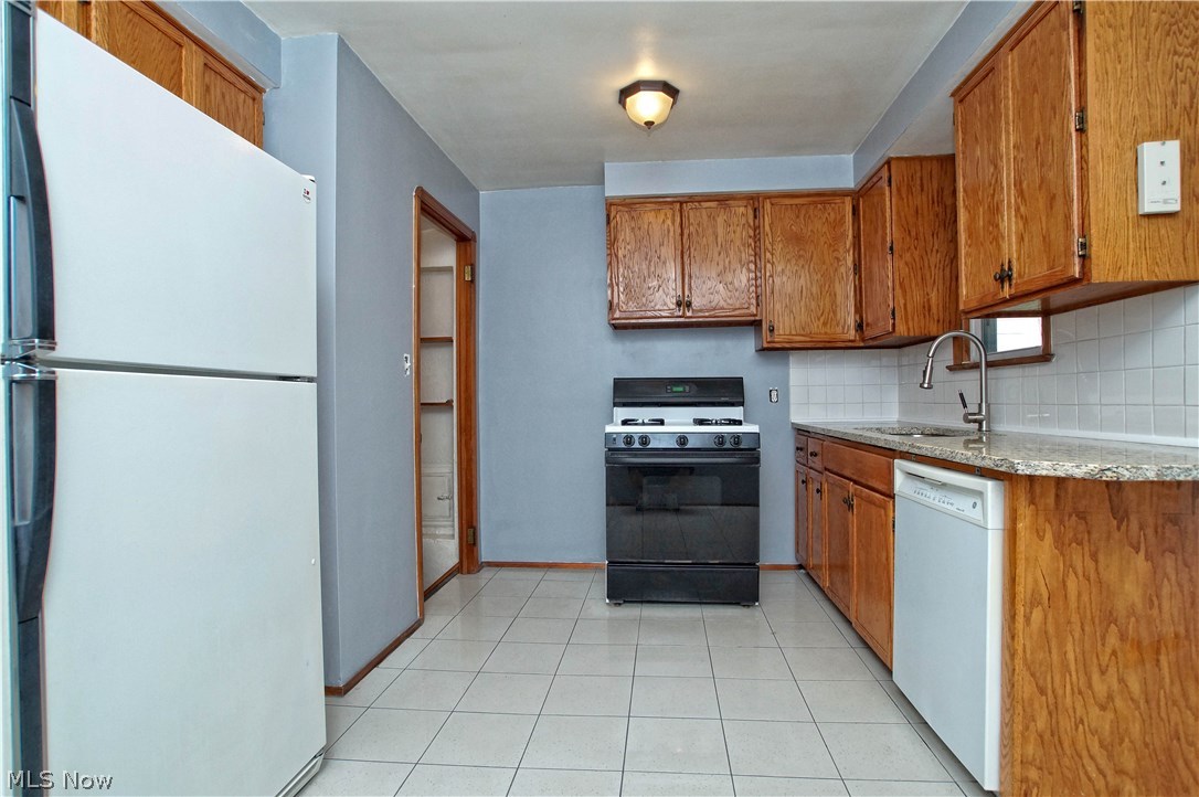 4714 Redfern Road Parma, OH 44134 - Photo 8 of 27