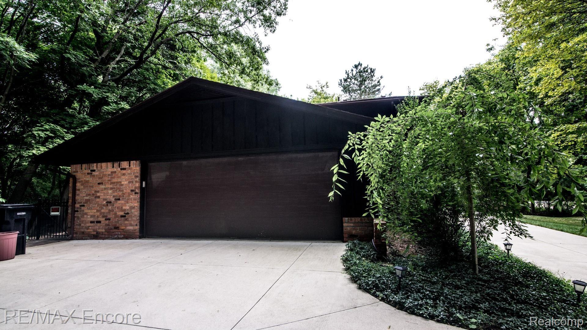 1177 Burnham Road Bloomfield Hills, MI 48304 - Photo 69 of 75 018_1.jpg