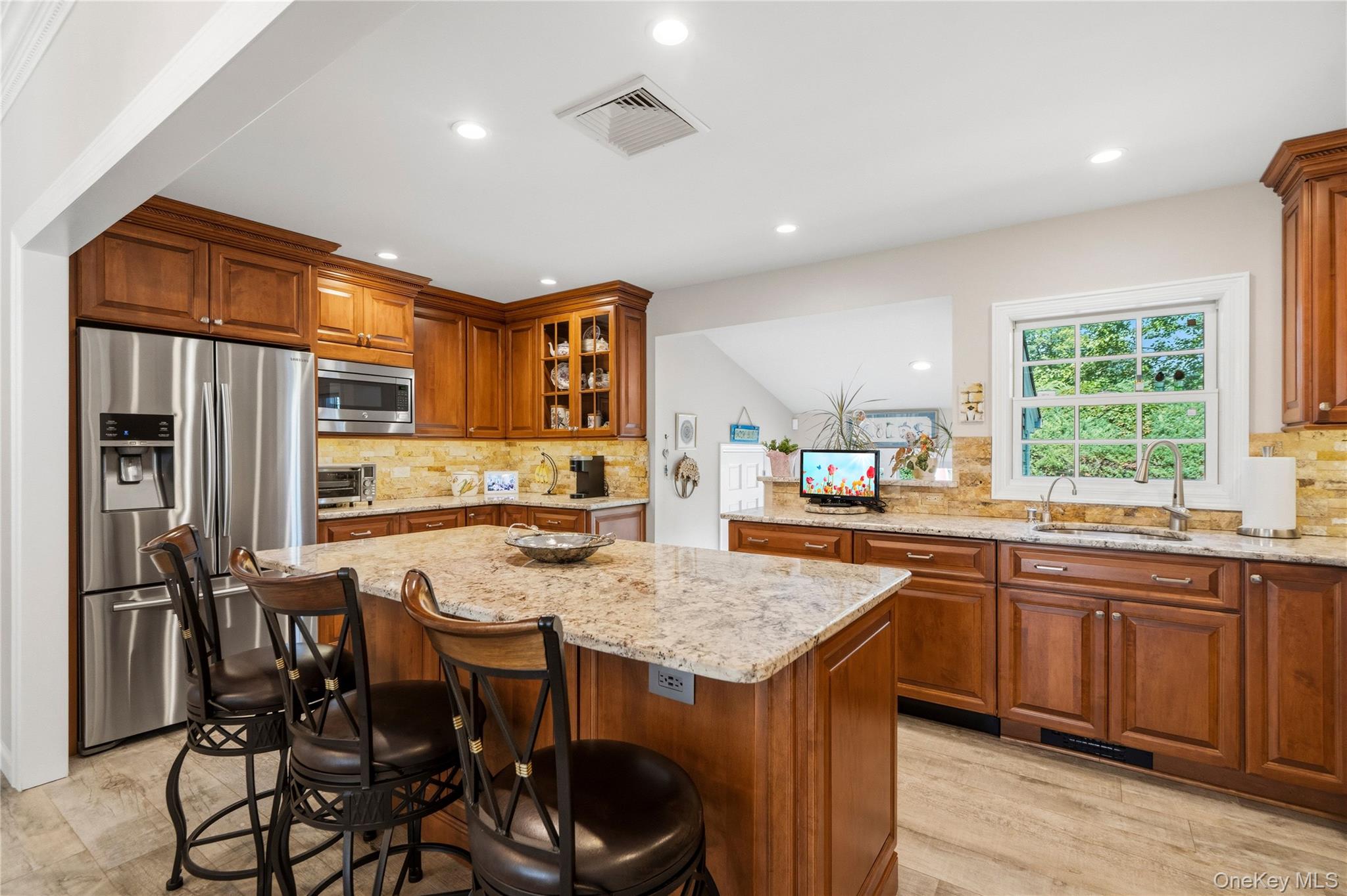20 High Ridge Road Plainview, NY 11803 - Photo 14 of 35 Gallery Image 14