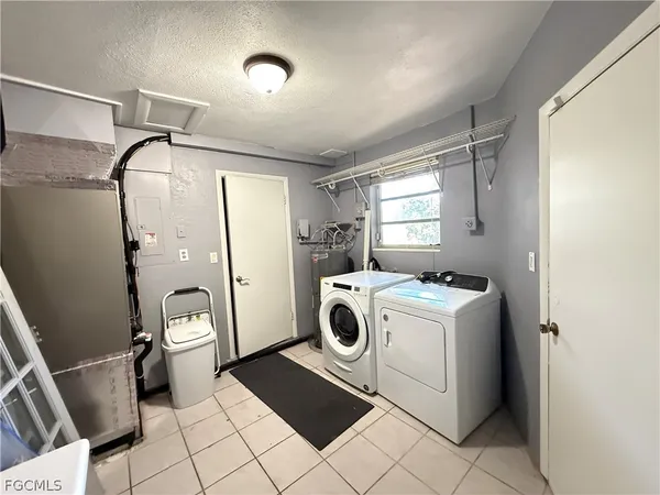 $1,950 | 1354 Stadler Drive, Fort Myers, FL 33901