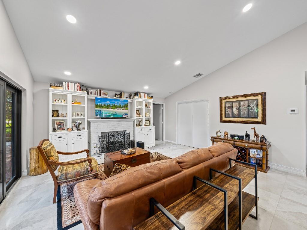 23313 Water Circle Boca Raton, FL 33486 - Photo 5 of 41