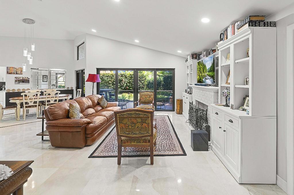 23313 Water Circle Boca Raton, FL 33486 - Photo 8 of 41