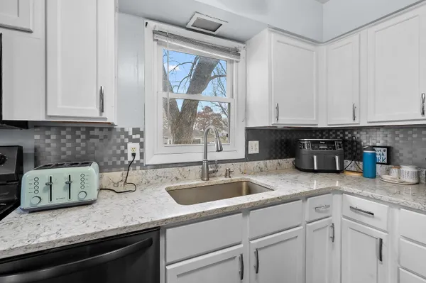 $239,000 | 16 Charles E Place, Battle Creek, MI 49015