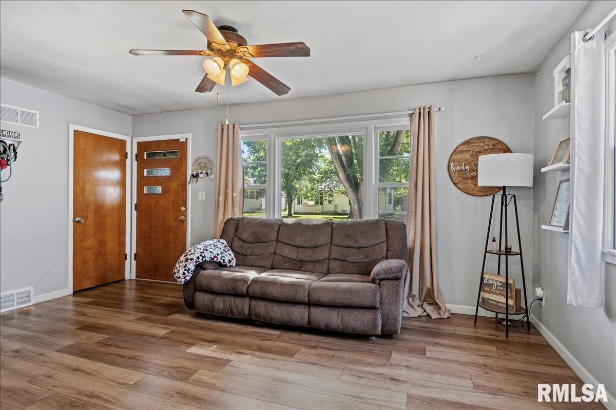 17 Midland Court Springfield, IL 62702 - Photo 6 of 23