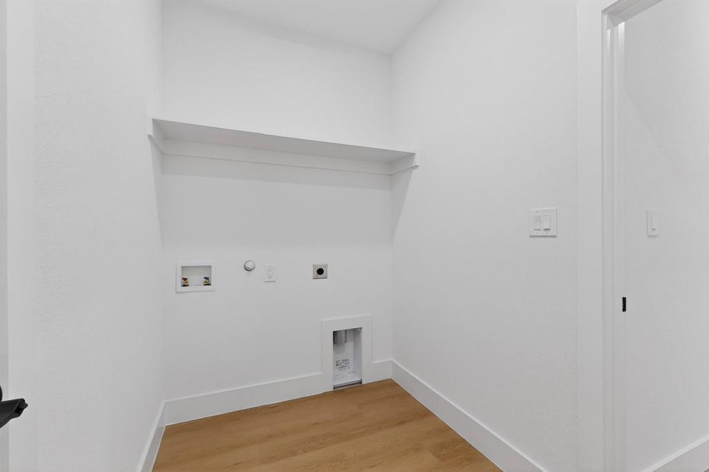 10185 Budtime Lane Dallas, TX 75217 - Photo 27 of 34 a view of small space