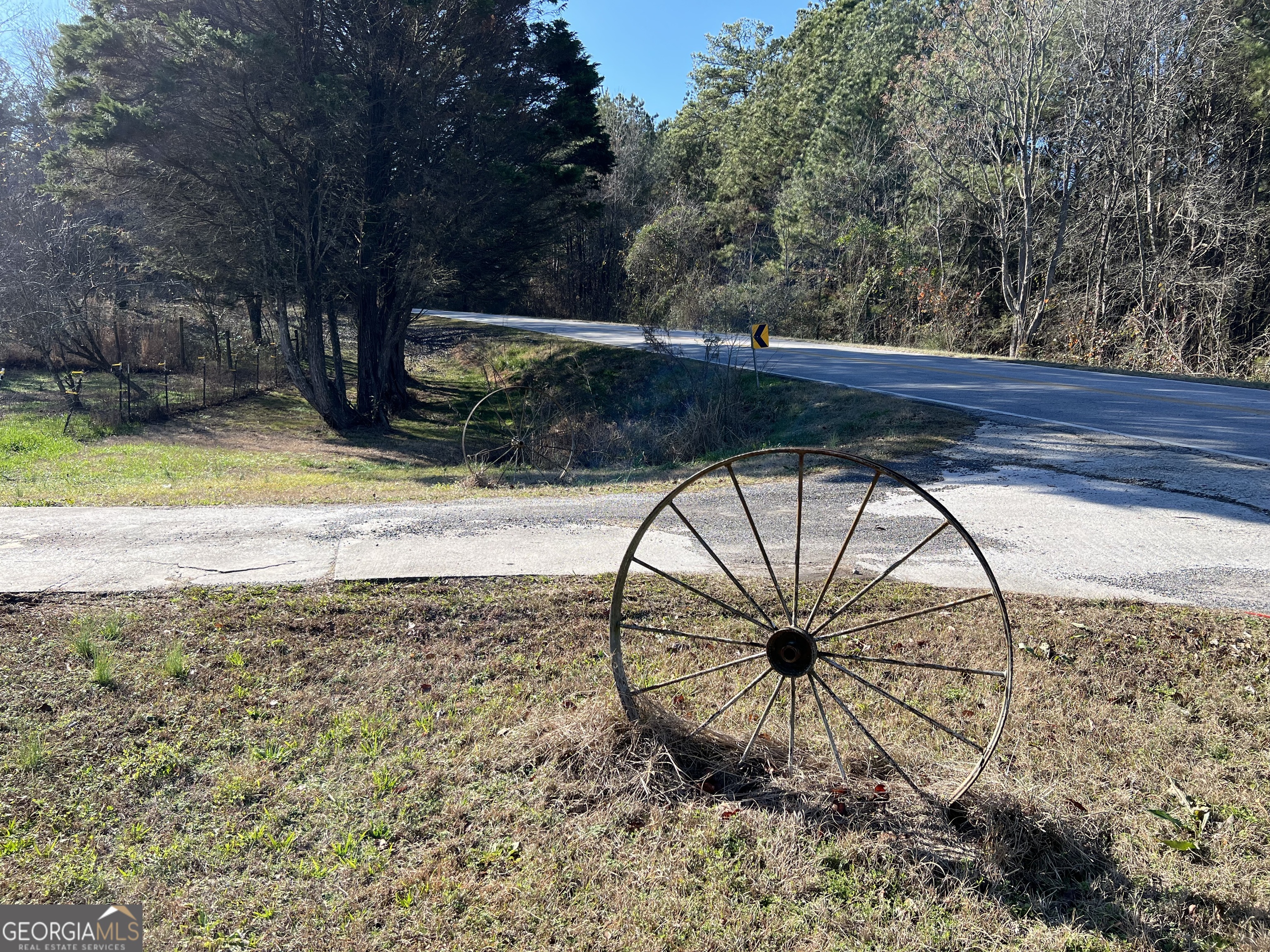 1567 Locust Grove Road Locust Grove, GA 30248 - Photo 21 of 33 a view of yard with wooden fence