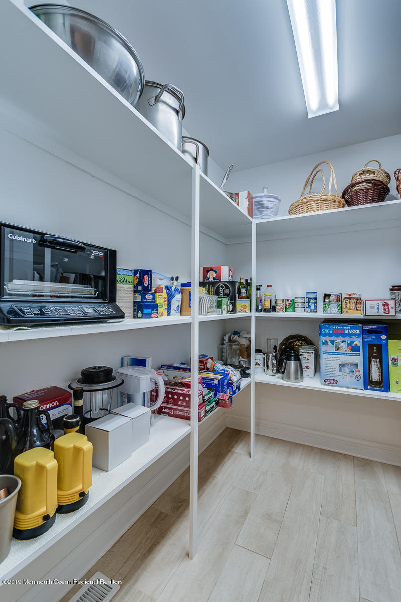 107 Woodgate Road Middletown, NJ 07748 - Photo 14 of 39 Walk in pantry