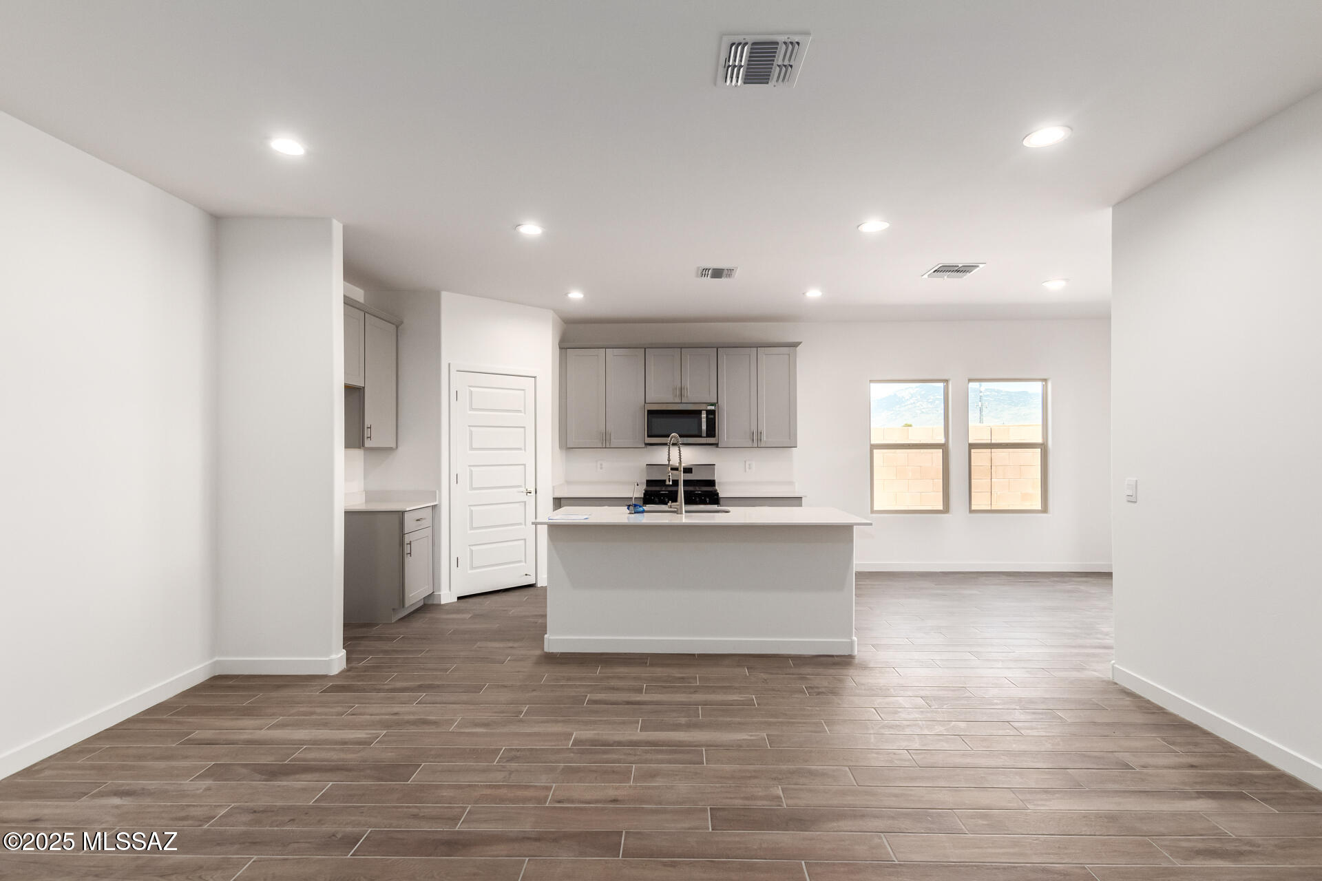 1130 South Nedra Place Vail, AZ 85641 - Photo 4 of 17