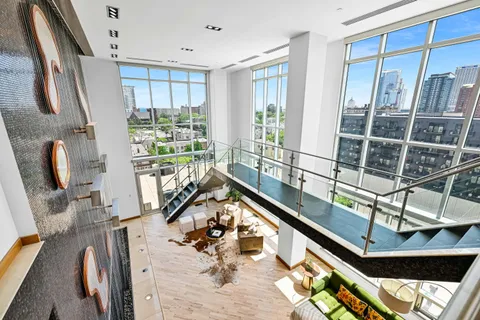 $1,695,000 | 601 East Ogden Avenue, Unit 906, Milwaukee, WI 53202