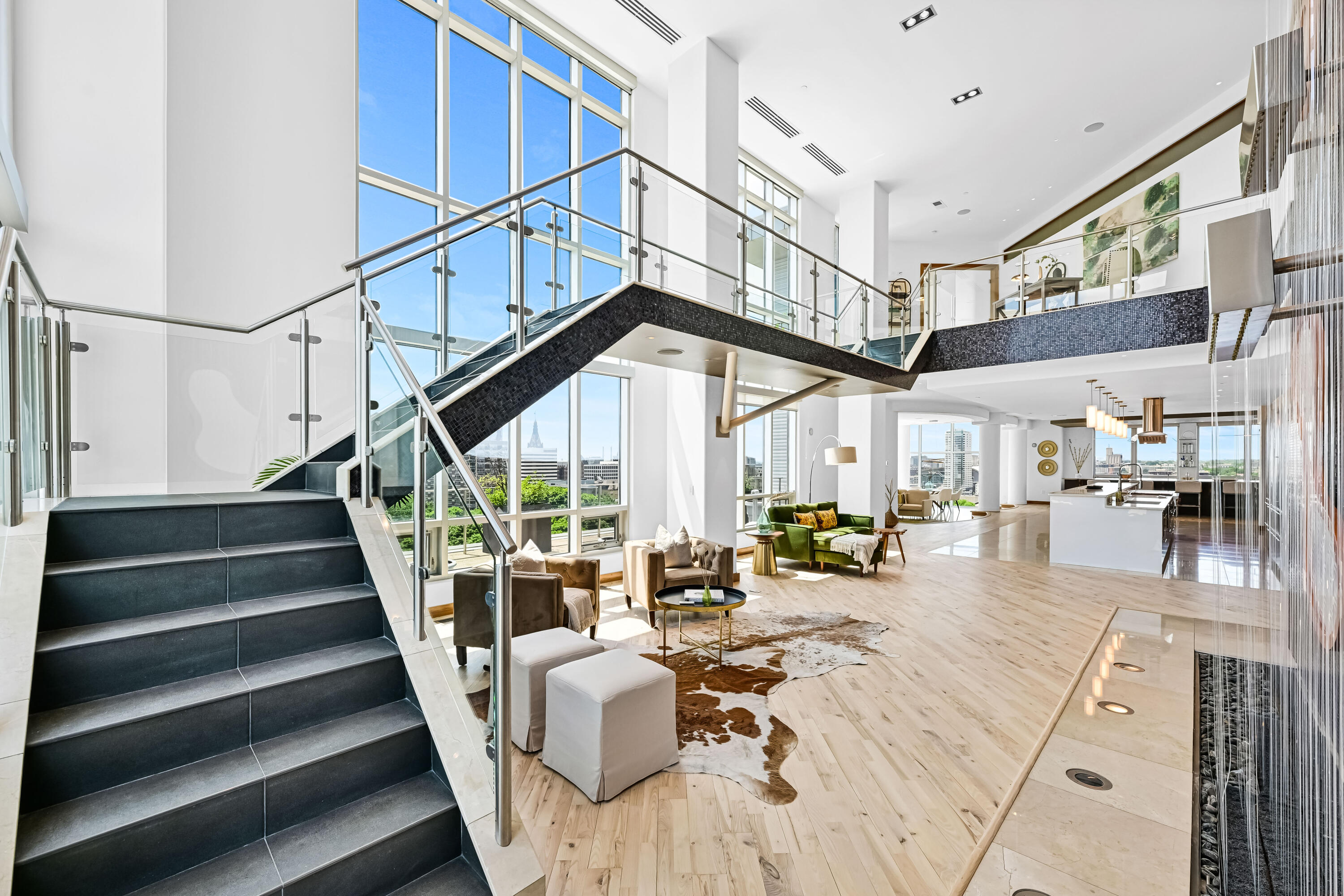 601 East Ogden Avenue, Unit 906 Milwaukee, WI 53202 - Photo 2 of 31 6500 sf of Luxury