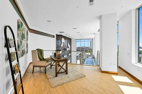 $1,695,000 | 601 East Ogden Avenue, Unit 906, Milwaukee, WI 53202