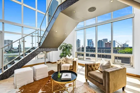 $1,695,000 | 601 East Ogden Avenue, Unit 906, Milwaukee, WI 53202