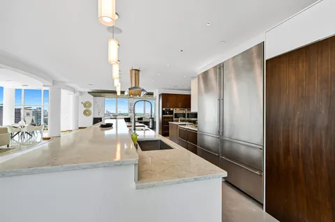 $1,695,000 | 601 East Ogden Avenue, Unit 906, Milwaukee, WI 53202