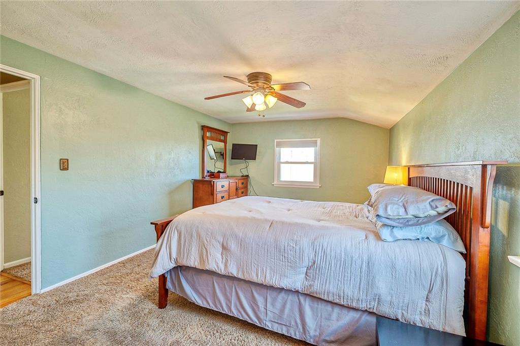 8542 Ridgemont Road Pittsburgh, PA 15237 - Photo 16 of 25 Gallery Image 16