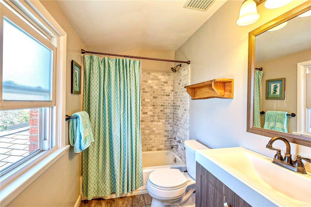8542 Ridgemont Road Pittsburgh, PA 15237 - Photo 17 of 25 Gallery Image 17