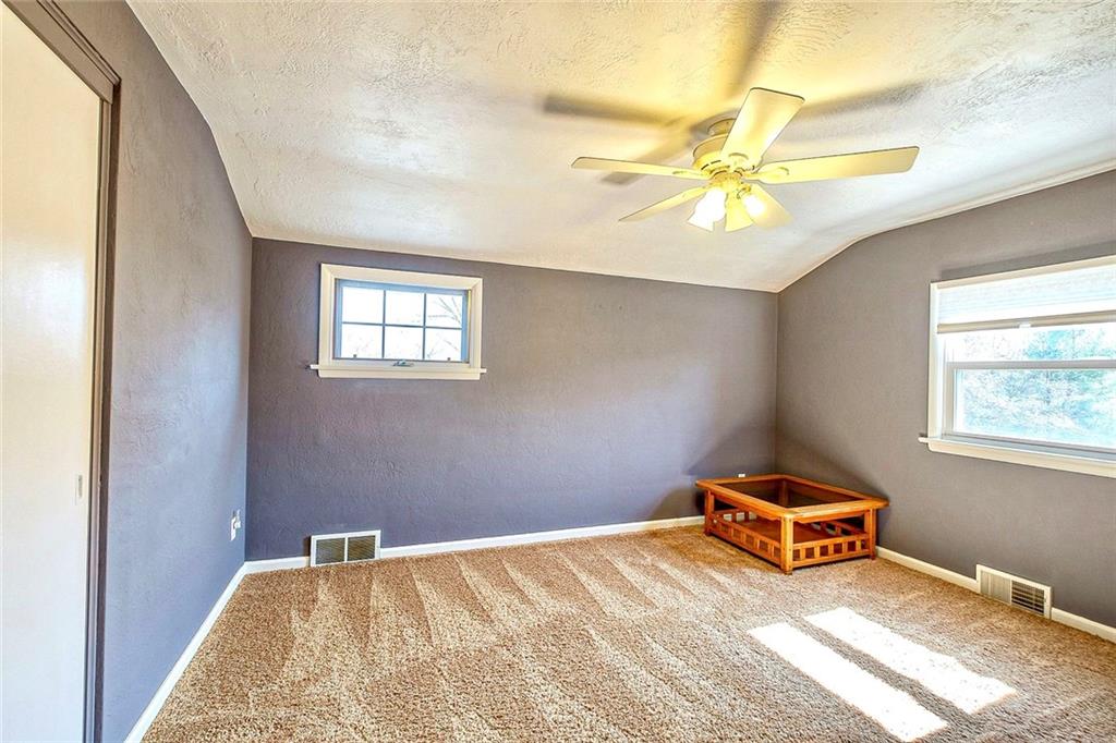 8542 Ridgemont Road Pittsburgh, PA 15237 - Photo 19 of 25 Gallery Image 19