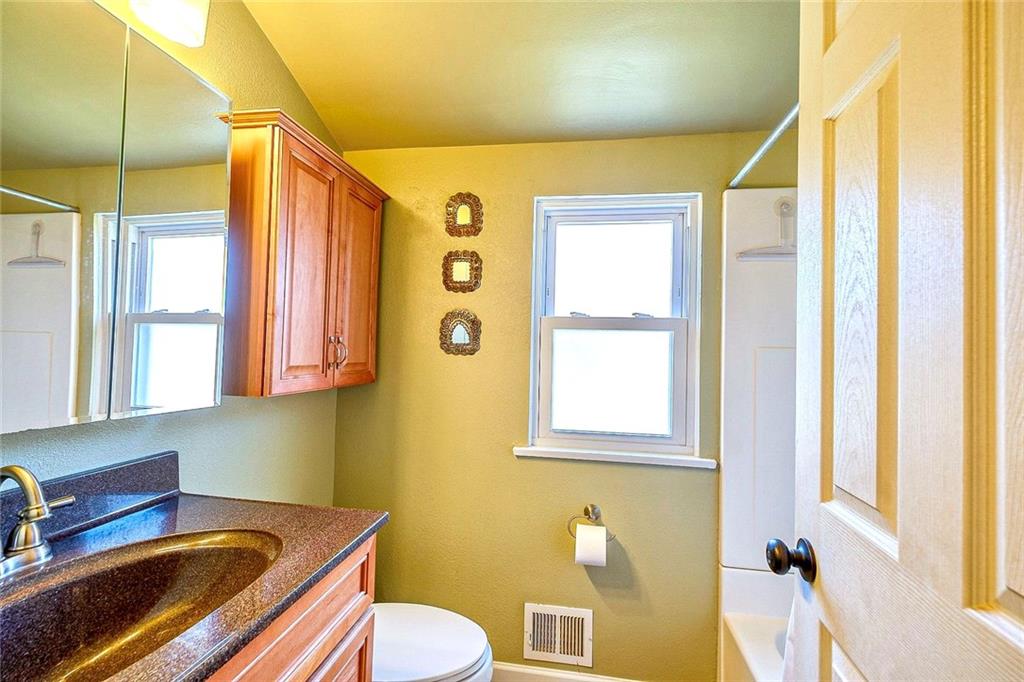 8542 Ridgemont Road Pittsburgh, PA 15237 - Photo 21 of 25 Gallery Image 21