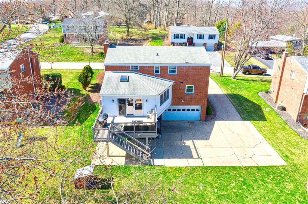 8542 Ridgemont Road Pittsburgh, PA 15237 - Photo 3 of 25 Gallery Image 3