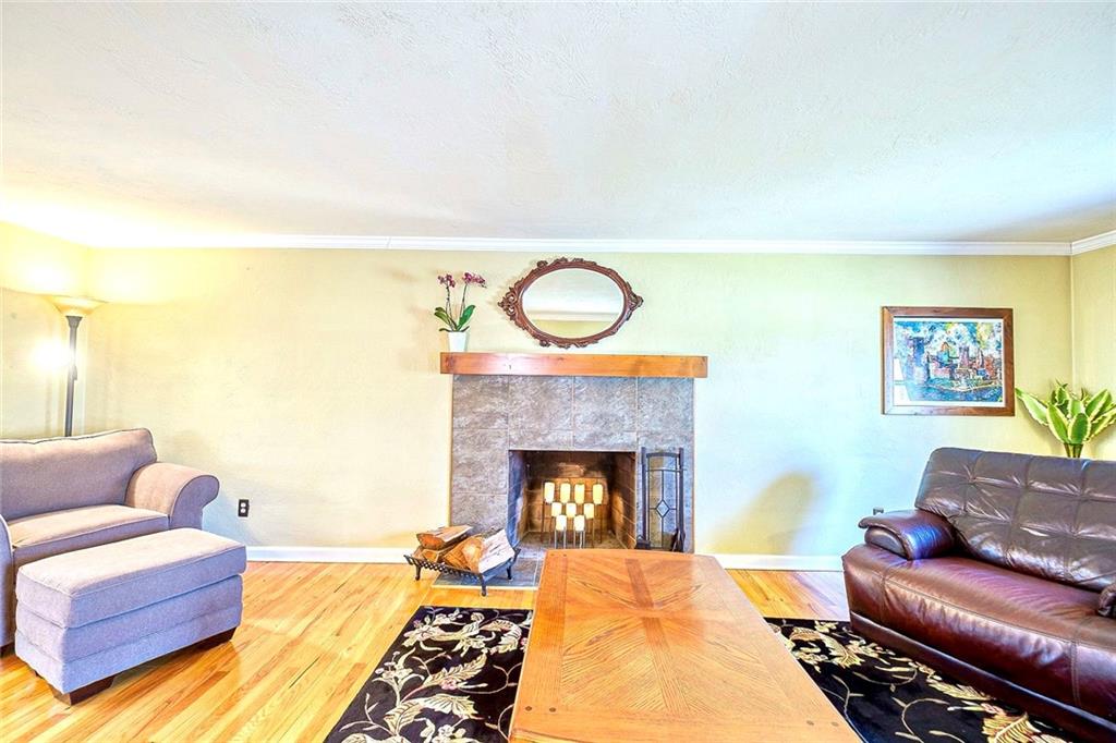 8542 Ridgemont Road Pittsburgh, PA 15237 - Photo 5 of 25 Gallery Image 5