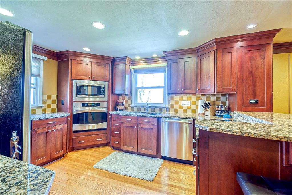8542 Ridgemont Road Pittsburgh, PA 15237 - Photo 8 of 25 Gallery Image 8