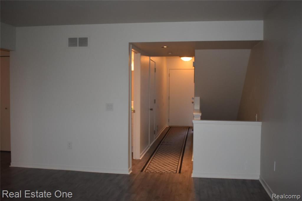654 Glasgow Court Rochester Hills, MI 48307 - Photo 20 of 30