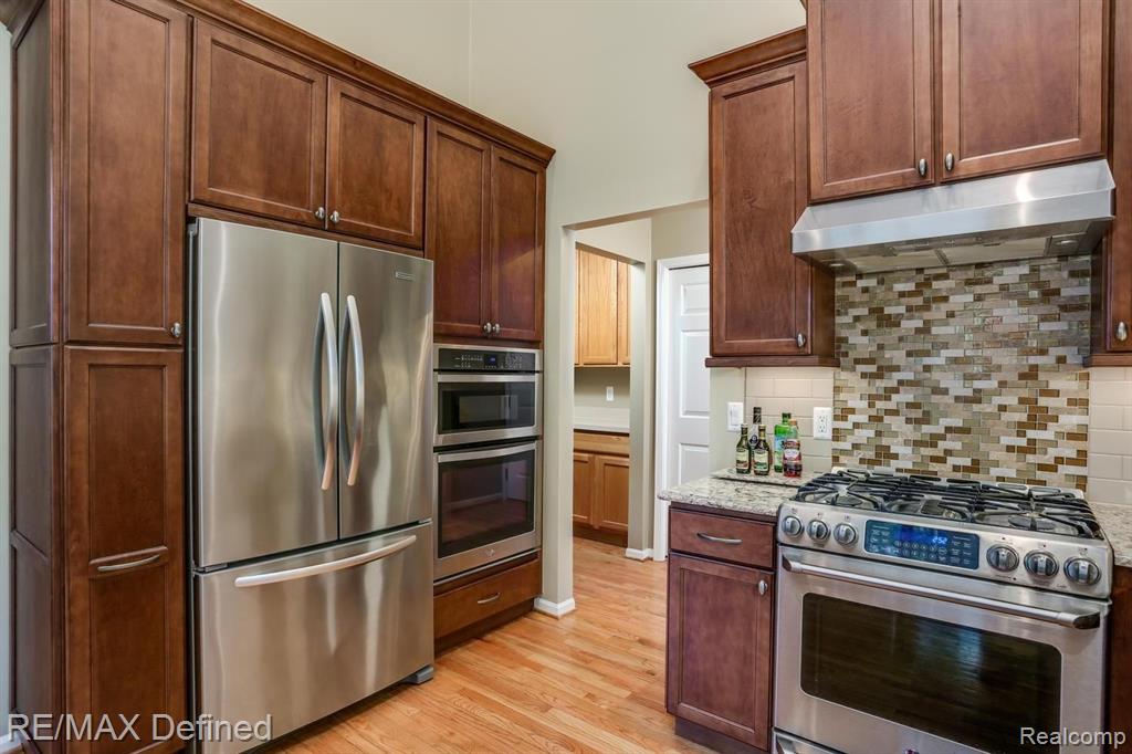 3818 Red Root Road Lake Orion, MI 48360 - Photo 17 of 41