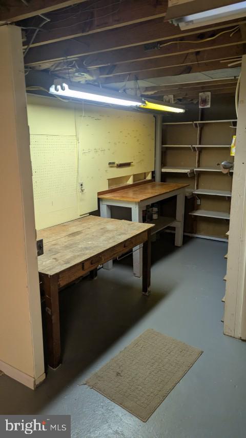 22 West Dale Road Wilmington, DE 19810 - Photo 22 of 24 Versatile workshop space awaits you.