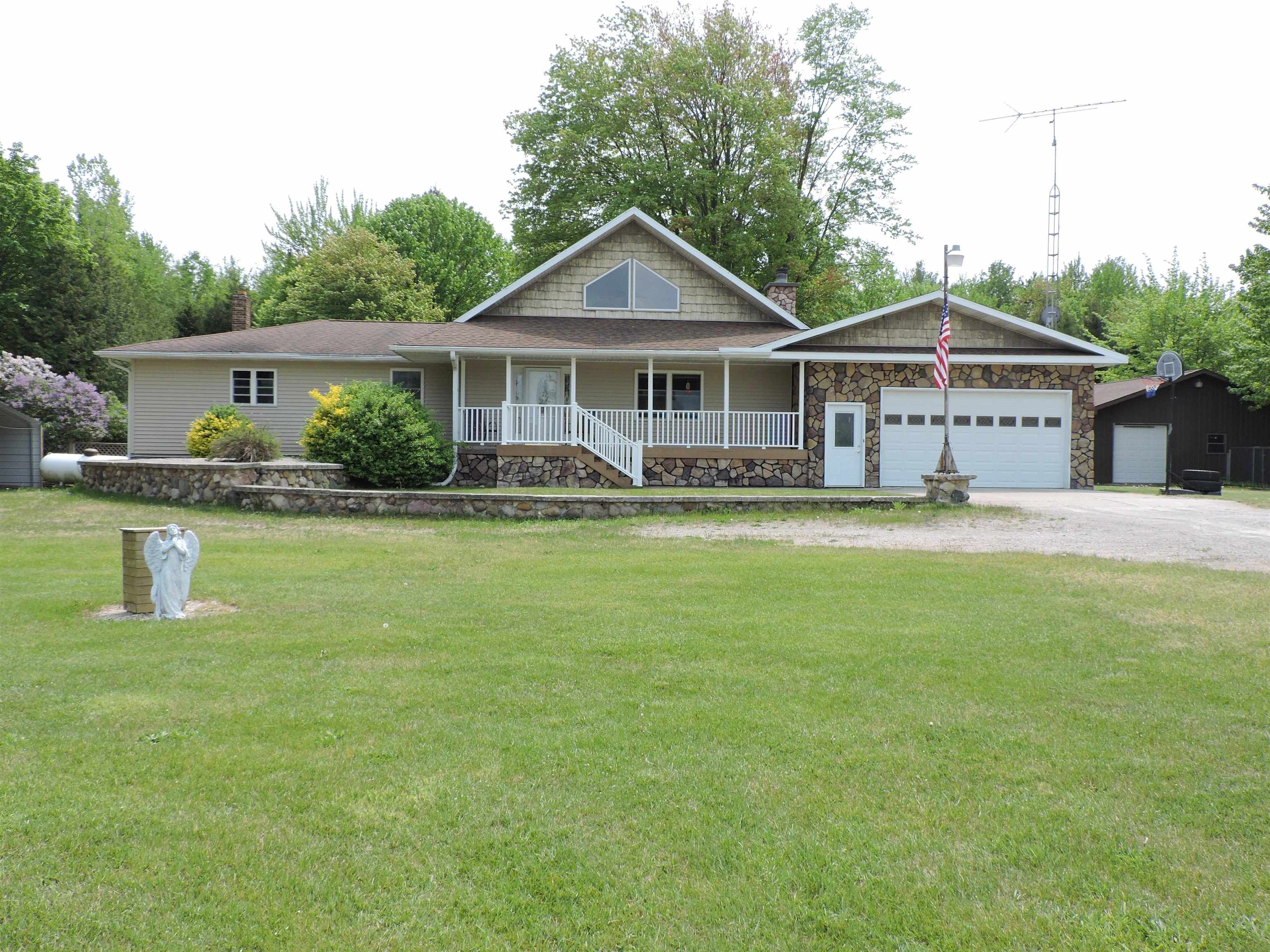 1685 Bentley Road Bentley, MI 48613 - Photo 2 of 55
