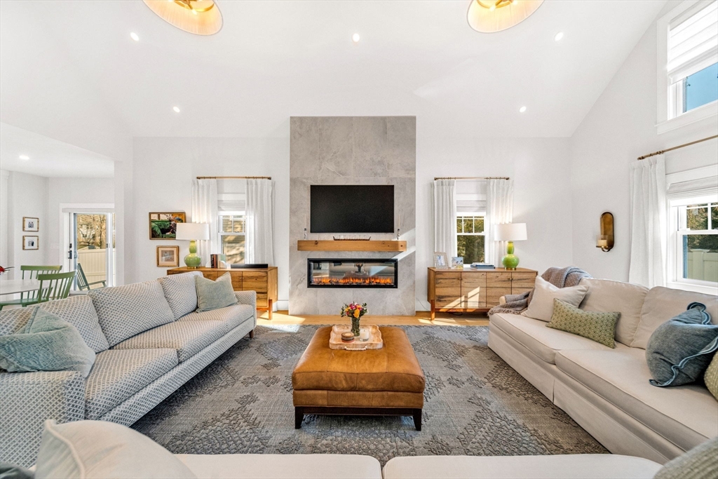 265 Weston Road Wellesley, MA 02482 - Photo 12 of 42