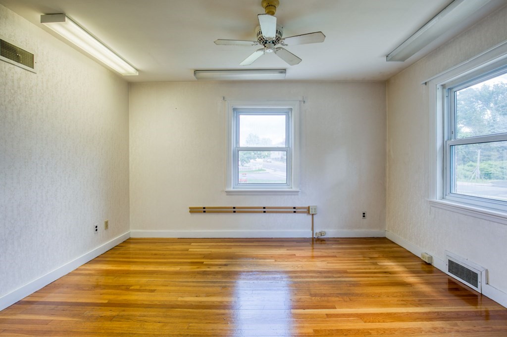 485 Hamilton Street Worcester, MA 01604 - Photo 8 of 33 Gallery Image 8
