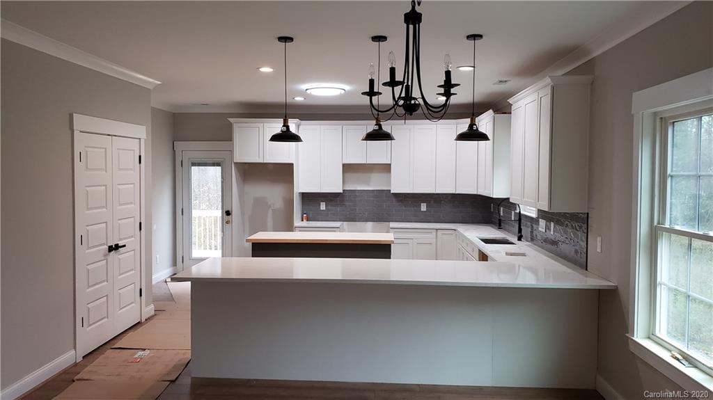 7003 Pear Tree Road Charlotte, NC 28216 - Photo 3 of 13 Gallery Image 3