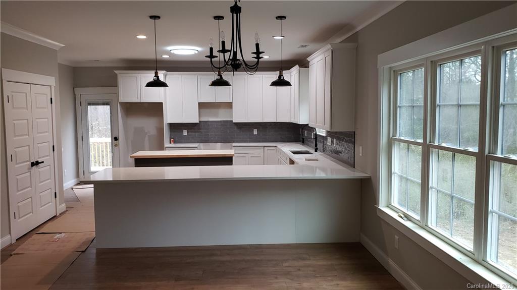 7003 Pear Tree Road Charlotte, NC 28216 - Photo 4 of 13 Gallery Image 4