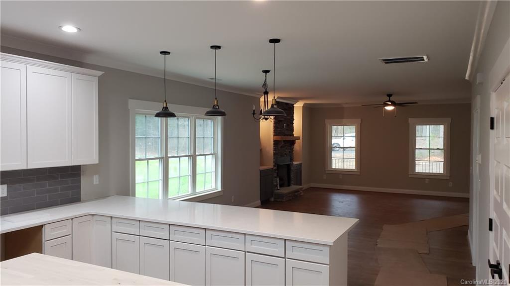 7003 Pear Tree Road Charlotte, NC 28216 - Photo 5 of 13 Gallery Image 5